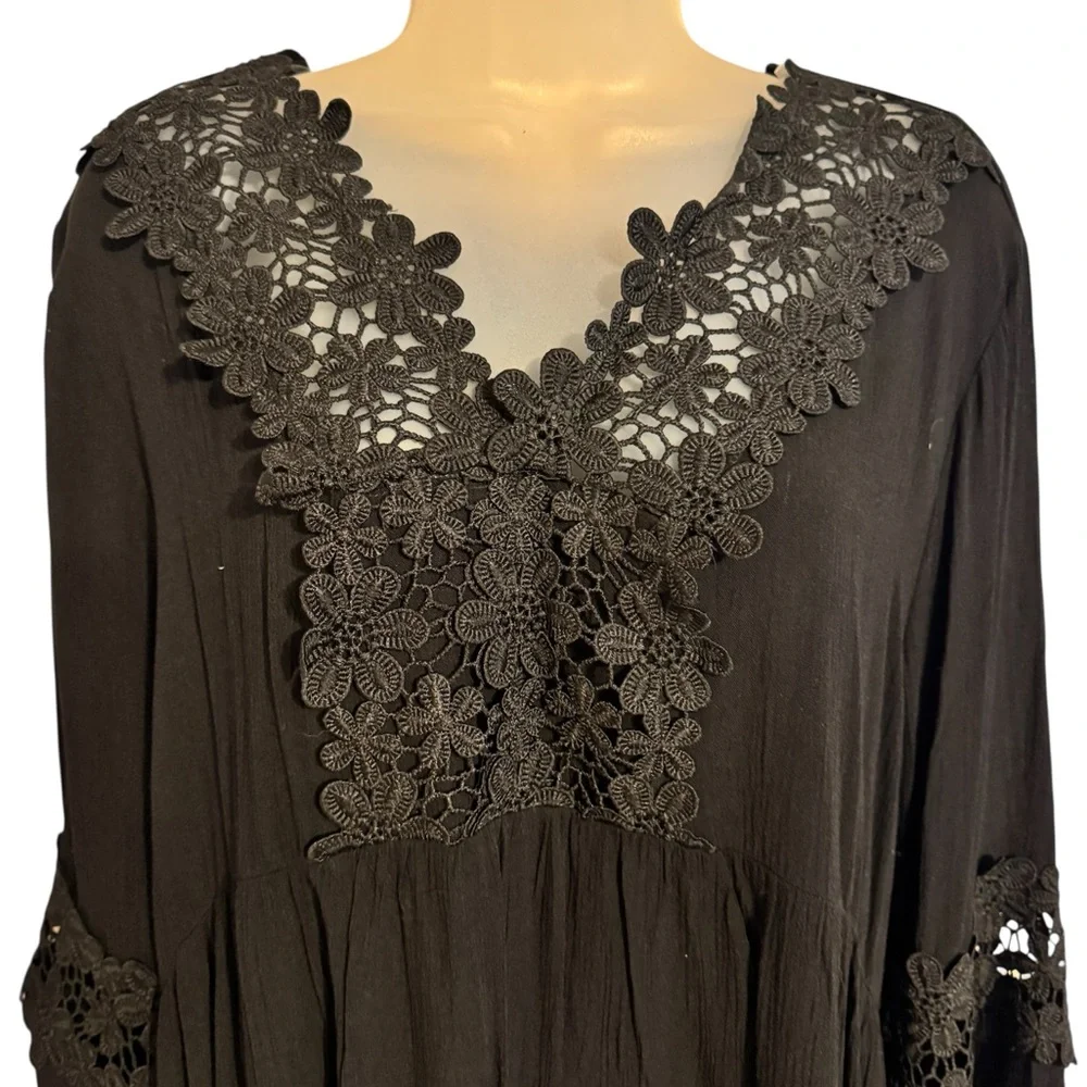 Elegant Black Lace Women's Top   SIZE:  LARGE   #B - Picture 2 of 7
